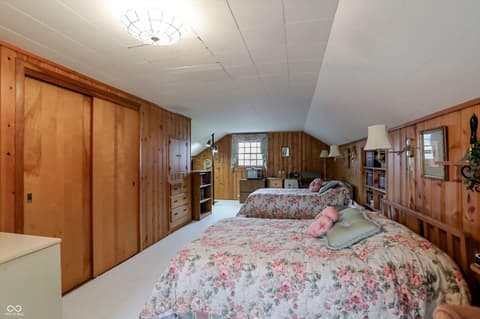 Photo of 95 N High School Road, Indianapolis, IN