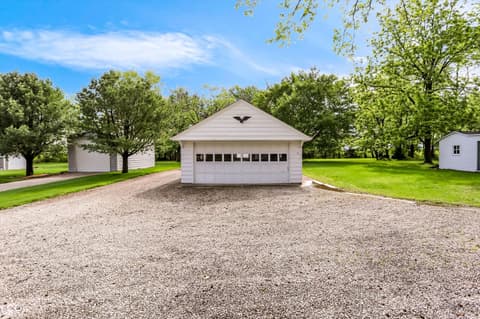 Photo of 95 N High School Road, Indianapolis, IN