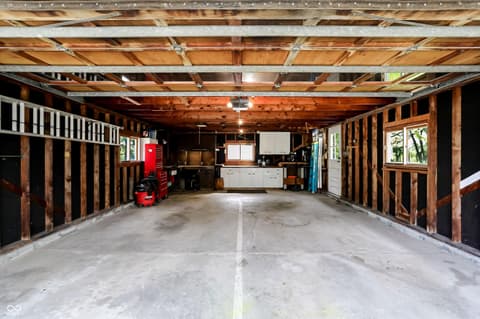 Photo of 95 N High School Road, Indianapolis, IN