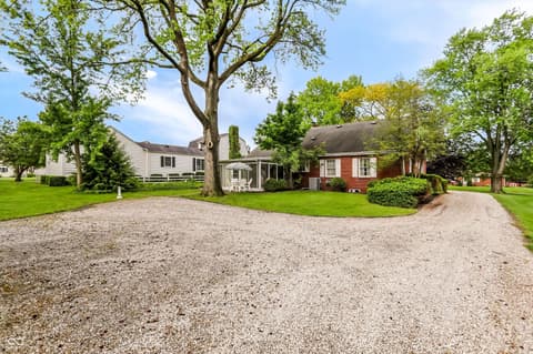 Photo of 95 N High School Road, Indianapolis, IN