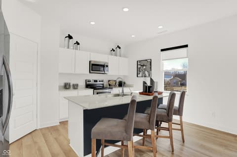 Photo of 4023 Ashton View Lane, Indianapolis, IN