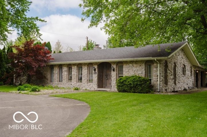 Front exterior at 2301 Ivy Drive, Anderson, IN