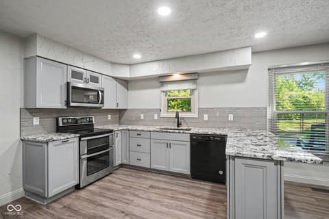 Photo of 610 Timber Mill Lane, Indianapolis, IN