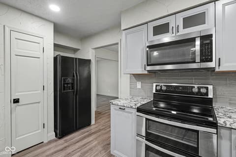 Photo of 610 Timber Mill Lane, Indianapolis, IN