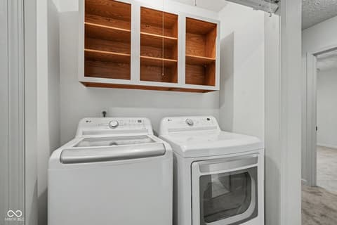 Photo of 610 Timber Mill Lane, Indianapolis, IN