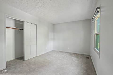 Photo of 610 Timber Mill Lane, Indianapolis, IN