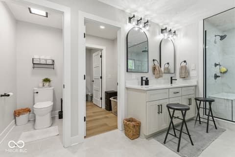 Primary bathroom at 939 Elmwood Circle, Noblesville, IN