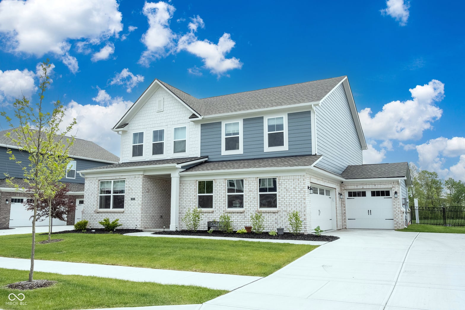 Photo of 327 Waterford Lane, Westfield, IN