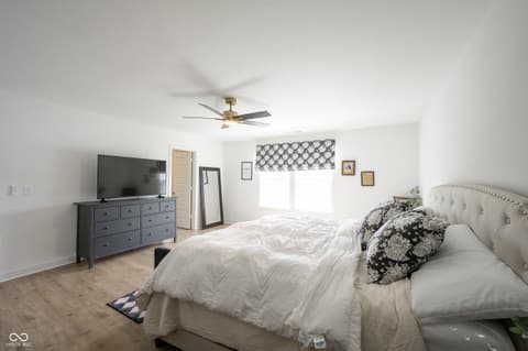 Photo of 327 Waterford Lane, Westfield, IN