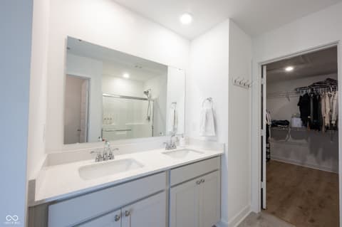 Photo of 327 Waterford Lane, Westfield, IN