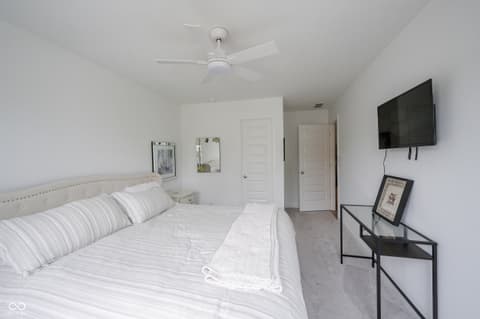 Photo of 327 Waterford Lane, Westfield, IN