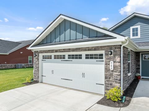 Photo of 946 Independence Drive, Edinburgh, IN