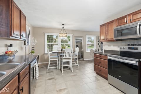 Photo of 1000 Sunnybrook Lane, Lebanon, IN