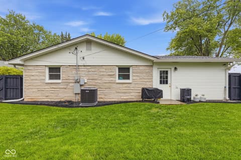 Photo of 1000 Sunnybrook Lane, Lebanon, IN