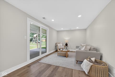 Photo of 646 Karen Drive, Zionsville, IN