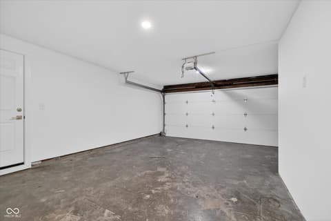 Photo of 646 Karen Drive, Zionsville, IN