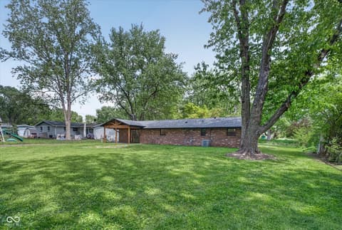 Photo of 646 Karen Drive, Zionsville, IN