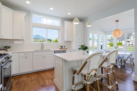 Photo of 10472 Lower Garden Way, Zionsville, IN