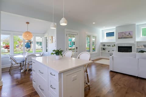 Photo of 10472 Lower Garden Way, Zionsville, IN