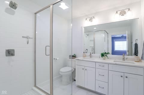 Photo of 10472 Lower Garden Way, Zionsville, IN