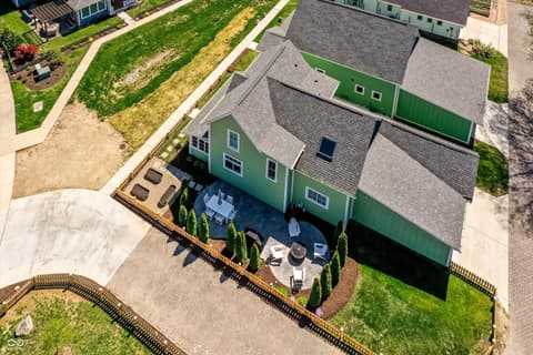 Photo of 10472 Lower Garden Way, Zionsville, IN