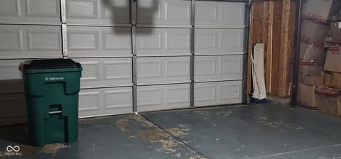 Garage at 1752 Honeylocust Drive, Indianapolis, IN