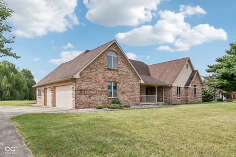 Front exterior at 2002 Kerri Lynn Lane, Kokomo, IN