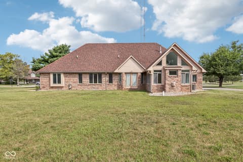 Front exterior at 2002 Kerri Lynn Lane, Kokomo, IN