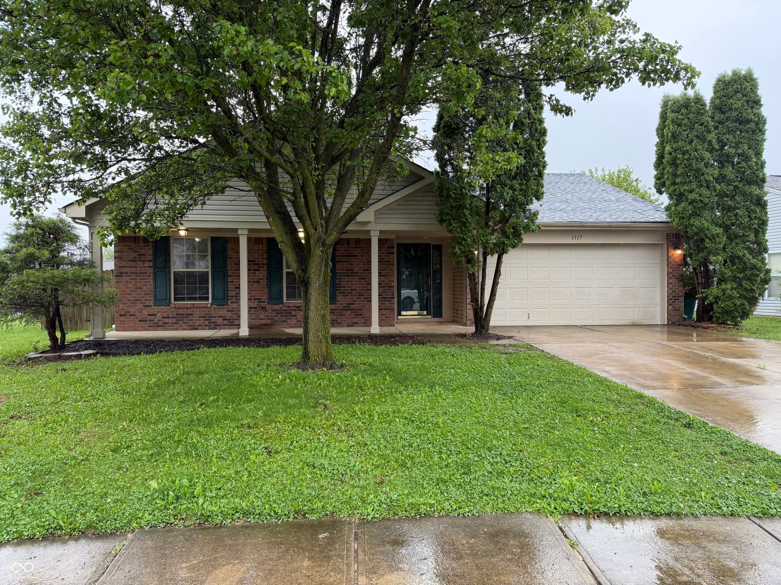 Front exterior at 1117 Harvest Ridge Circle, Franklin, IN