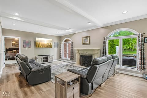Photo of 152 Derbyshire Drive, Indianapolis, IN