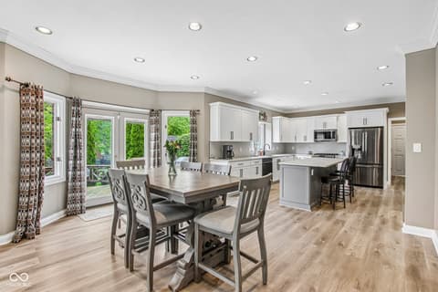 Photo of 152 Derbyshire Drive, Indianapolis, IN