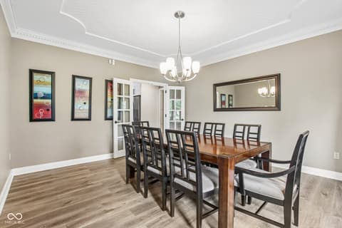 Photo of 152 Derbyshire Drive, Indianapolis, IN