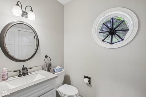 Photo of 152 Derbyshire Drive, Indianapolis, IN