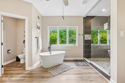 Photo of 152 Derbyshire Drive, Indianapolis, IN