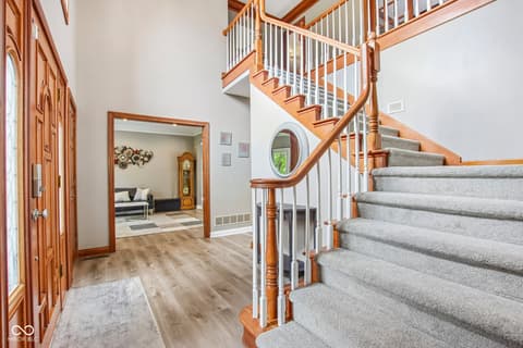 Photo of 152 Derbyshire Drive, Indianapolis, IN