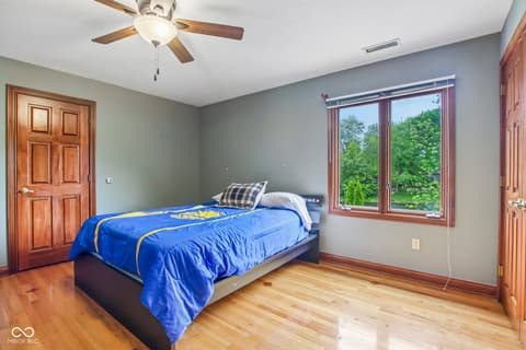 Photo of 152 Derbyshire Drive, Indianapolis, IN