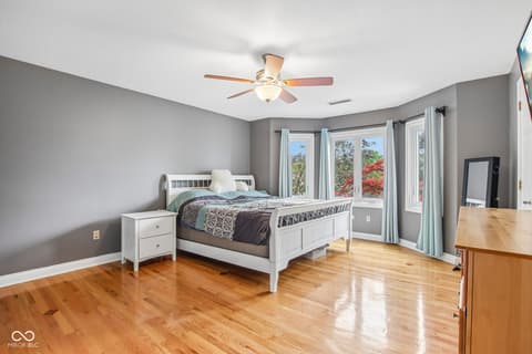 Photo of 152 Derbyshire Drive, Indianapolis, IN