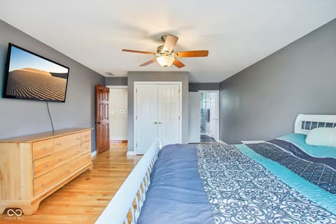 Photo of 152 Derbyshire Drive, Indianapolis, IN