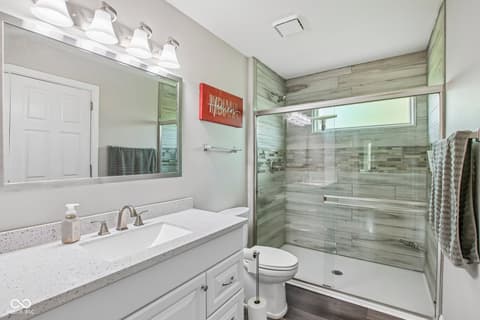Photo of 152 Derbyshire Drive, Indianapolis, IN