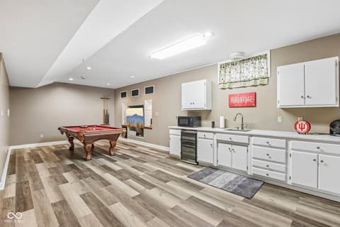 Photo of 152 Derbyshire Drive, Indianapolis, IN
