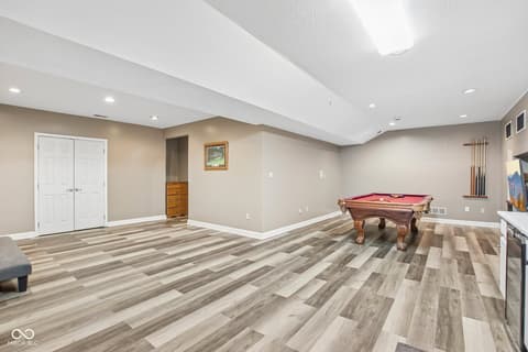 Photo of 152 Derbyshire Drive, Indianapolis, IN