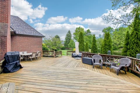 Photo of 152 Derbyshire Drive, Indianapolis, IN