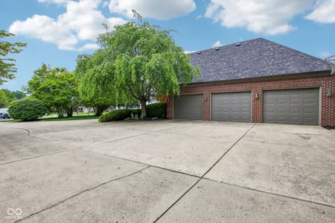 Photo of 152 Derbyshire Drive, Indianapolis, IN