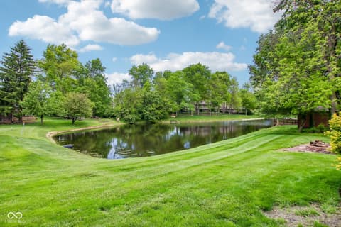Photo of 152 Derbyshire Drive, Indianapolis, IN
