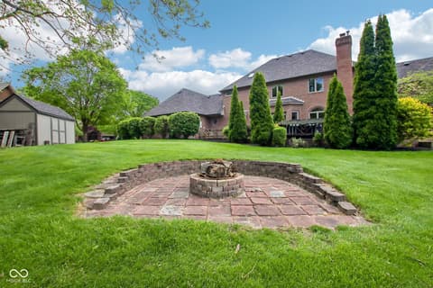 Photo of 152 Derbyshire Drive, Indianapolis, IN