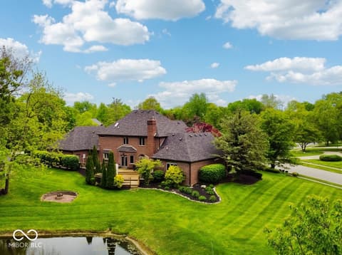 Photo of 152 Derbyshire Drive, Indianapolis, IN