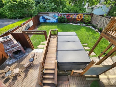 Outdoor living area at 6167 Guilford Avenue, Indianapolis, IN