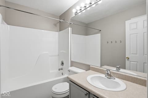 Photo of 987 Gulf Shore Boulevard, Kokomo, IN
