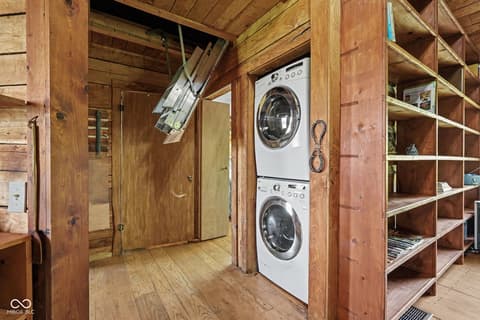 Laundry room at 23540 Newton Avenue, Noblesville, IN