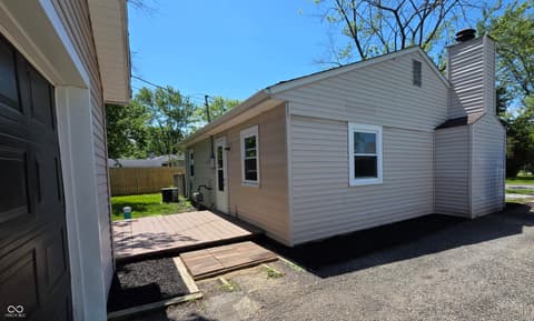 Photo of 230 Wickersham Drive W, Kokomo, IN